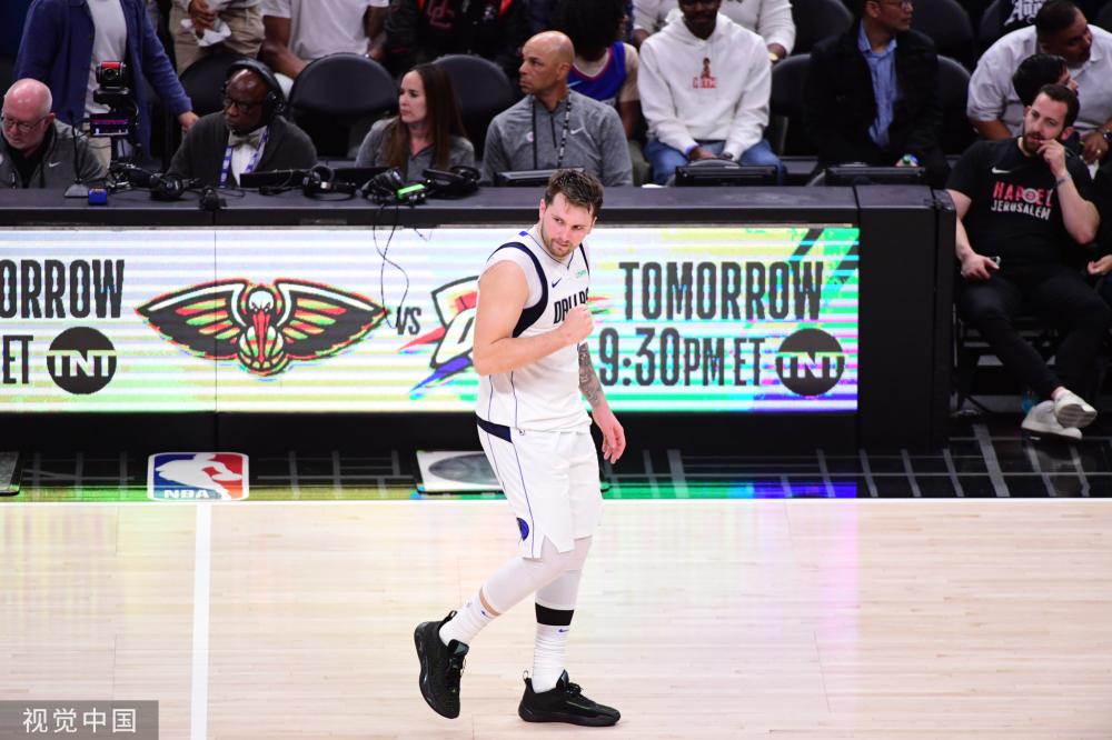 与防守之间 与防守之间