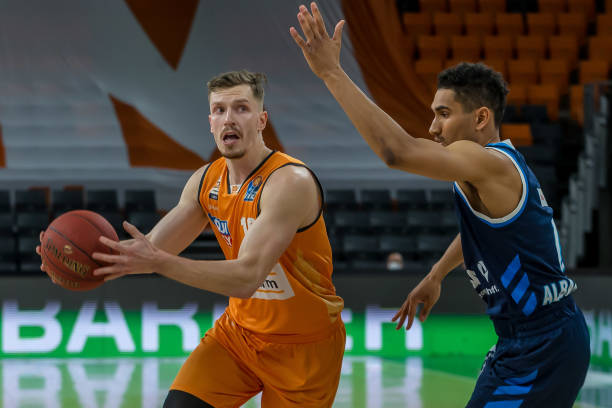 不仅加强了 不仅加强了