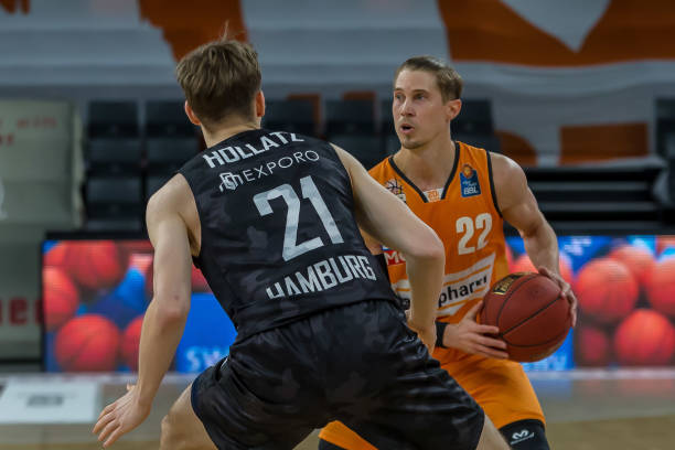 对于关注足 对于关注足