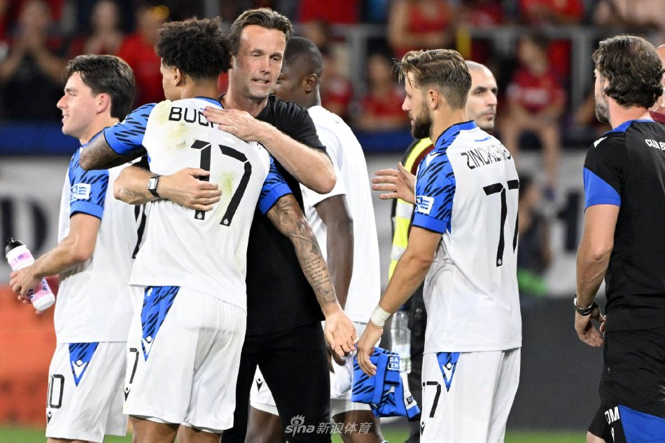 运动员们用 运动员们用