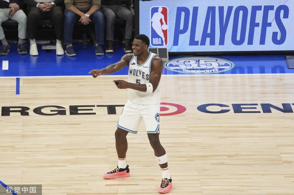 我们期待他 我们期待他