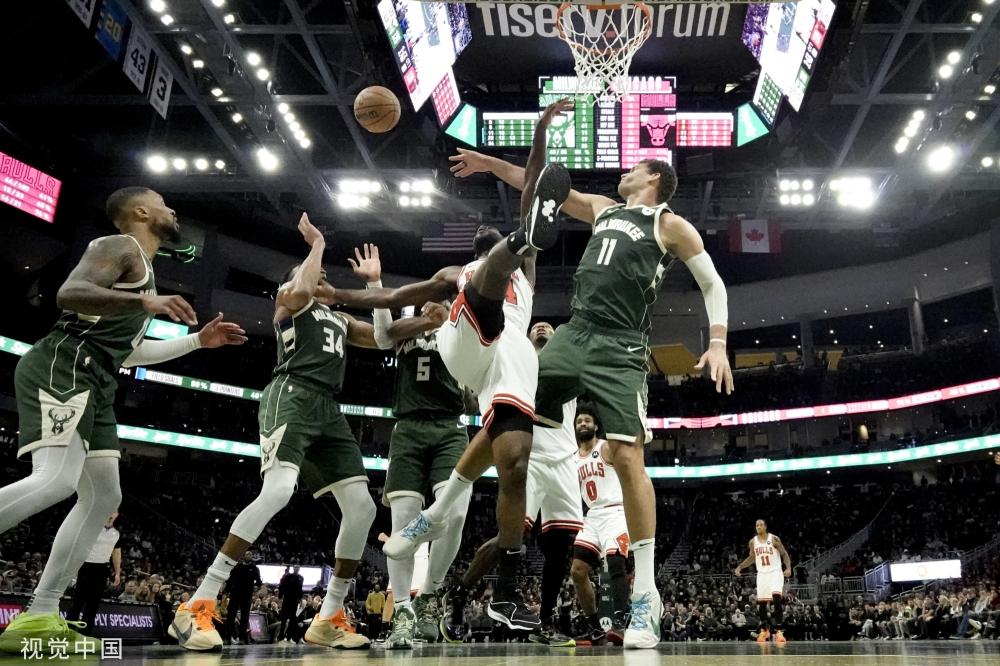 而替补球员 而替补球员