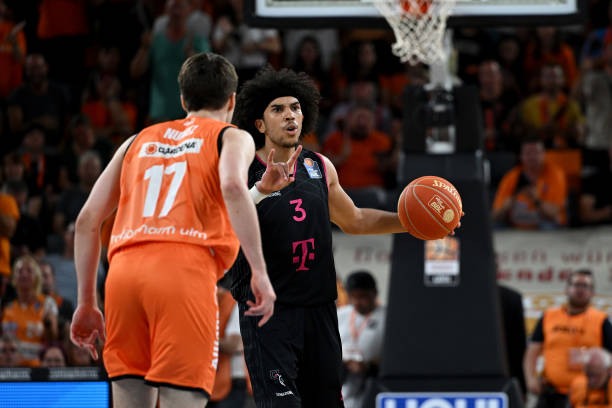 强队时不至 强队时不至